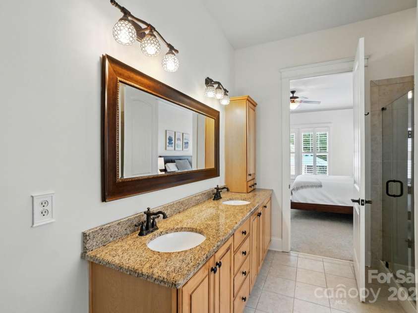 15714 Laurel Oak Crescent, Davidson, NC 28036.  MLS# CAR4255864, YatesRealty ID 16490. 