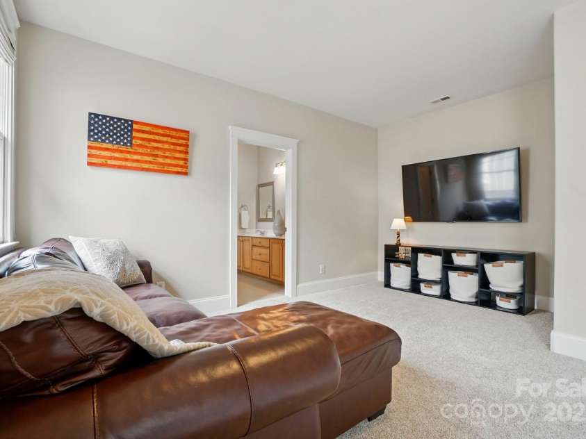15714 Laurel Oak Crescent, Davidson, NC 28036.  MLS# CAR4255864, YatesRealty ID 16490. 