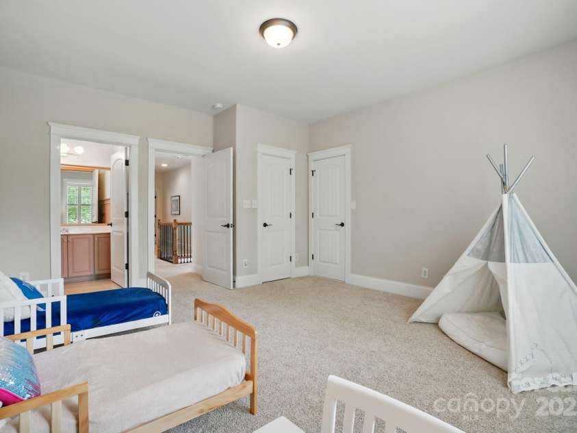 15714 Laurel Oak Crescent, Davidson, NC 28036.  MLS# CAR4255864, YatesRealty ID 16490. 