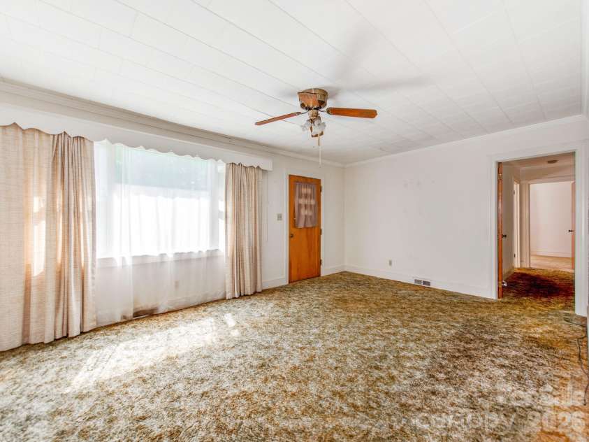 350 Raleigh Street, Concord, NC 28027.  MLS# CAR4405166, YatesRealty ID 16490. 