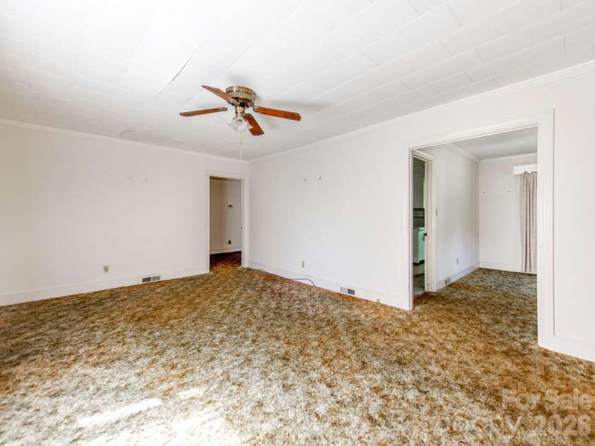 350 Raleigh Street, Concord, NC 28027.  MLS# CAR4405166, YatesRealty ID 16490. 