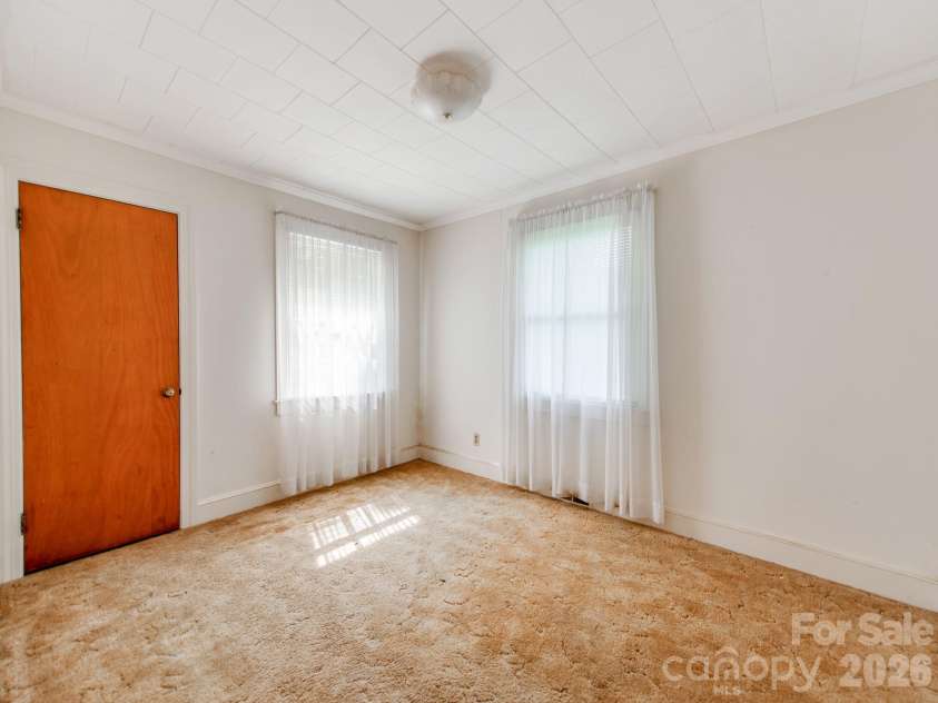 350 Raleigh Street, Concord, NC 28027.  MLS# CAR4405166, YatesRealty ID 16490. 