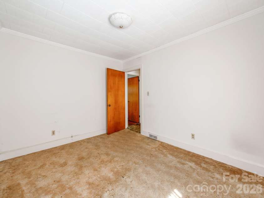350 Raleigh Street, Concord, NC 28027.  MLS# CAR4405166, YatesRealty ID 16490. 