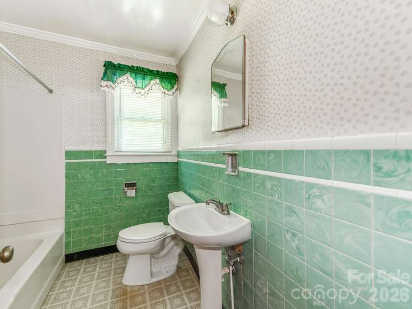 350 Raleigh Street, Concord, NC 28027.  MLS# CAR4405166, YatesRealty ID 16490. 