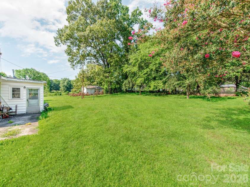 350 Raleigh Street, Concord, NC 28027.  MLS# CAR4405166, YatesRealty ID 16490. 