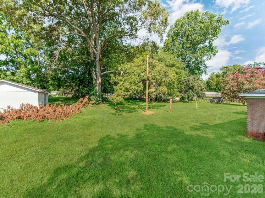 350 Raleigh Street, Concord, NC 28027.  MLS# CAR4405166, YatesRealty ID 16490. 