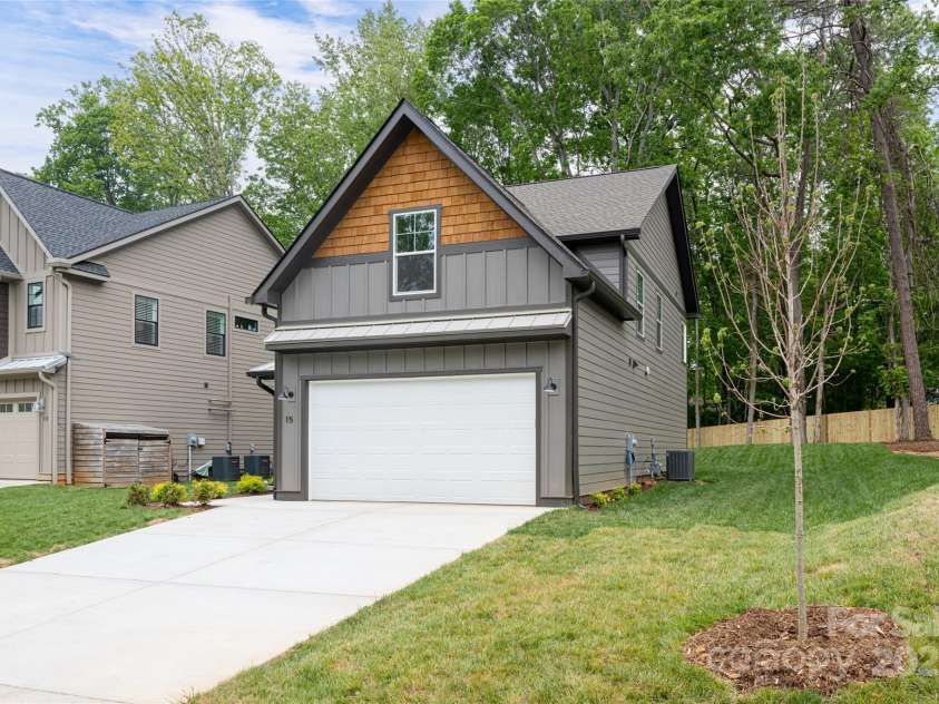 15 Myrtle Lee Cove, Arden, NC 28704.  MLS# CAR4254798, YatesRealty ID 16491. 