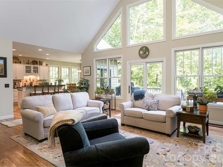 55 Highland Drive, Black Mountain, NC 28711.  MLS# CAR4266390, YatesRealty ID 16491. 