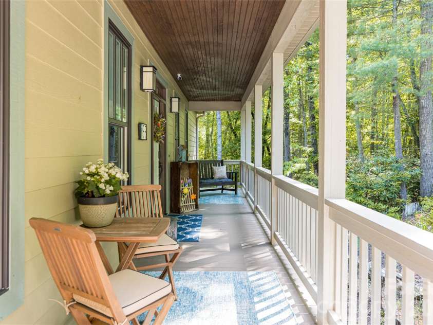 55 Highland Drive, Black Mountain, NC 28711.  MLS# CAR4266390, YatesRealty ID 16491. 