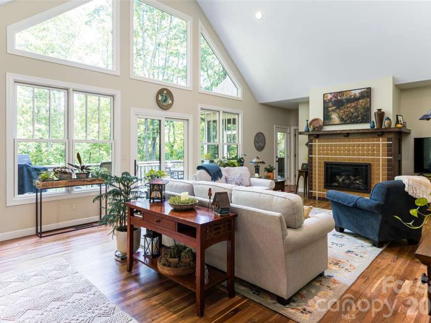 55 Highland Drive, Black Mountain, NC 28711.  MLS# CAR4266390, YatesRealty ID 16491. 