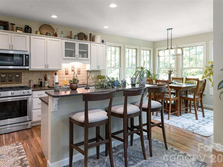 55 Highland Drive, Black Mountain, NC 28711.  MLS# CAR4266390, YatesRealty ID 16491. 