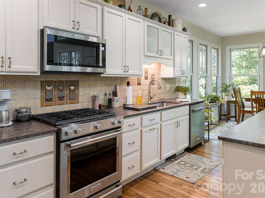55 Highland Drive, Black Mountain, NC 28711.  MLS# CAR4266390, YatesRealty ID 16491. 