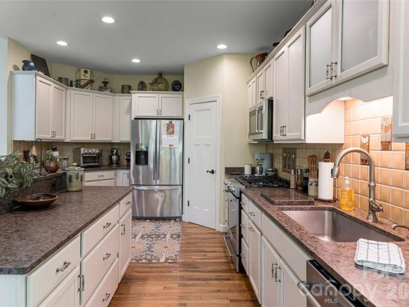 55 Highland Drive, Black Mountain, NC 28711.  MLS# CAR4266390, YatesRealty ID 16491. 