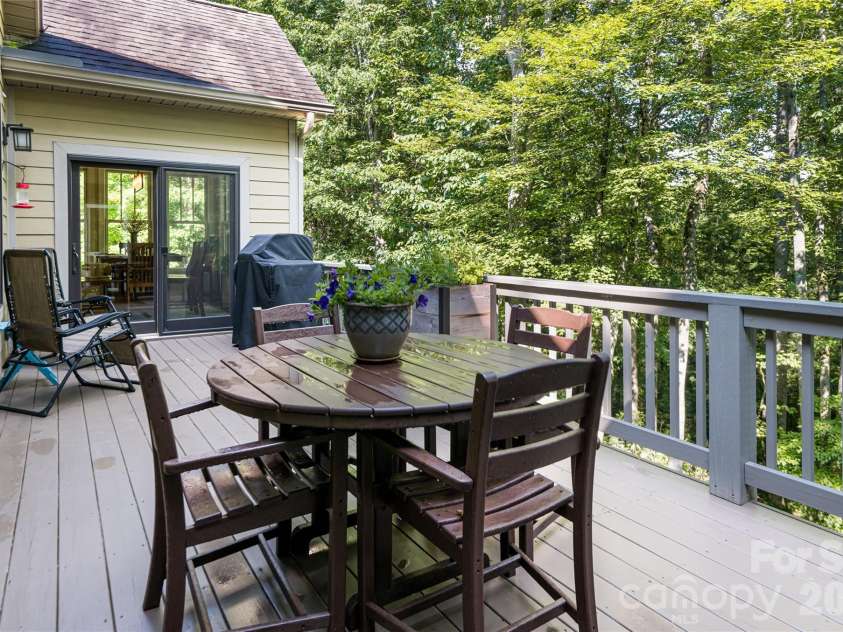 55 Highland Drive, Black Mountain, NC 28711.  MLS# CAR4266390, YatesRealty ID 16491. 