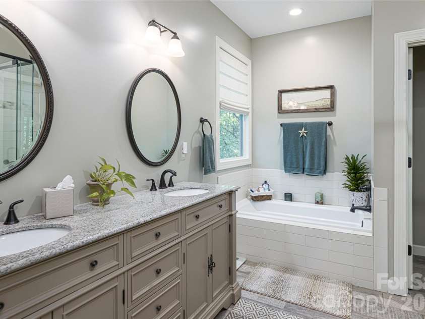 55 Highland Drive, Black Mountain, NC 28711.  MLS# CAR4266390, YatesRealty ID 16491. 