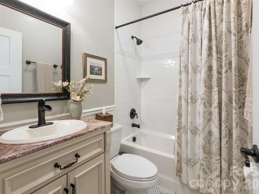 55 Highland Drive, Black Mountain, NC 28711.  MLS# CAR4266390, YatesRealty ID 16491. 
