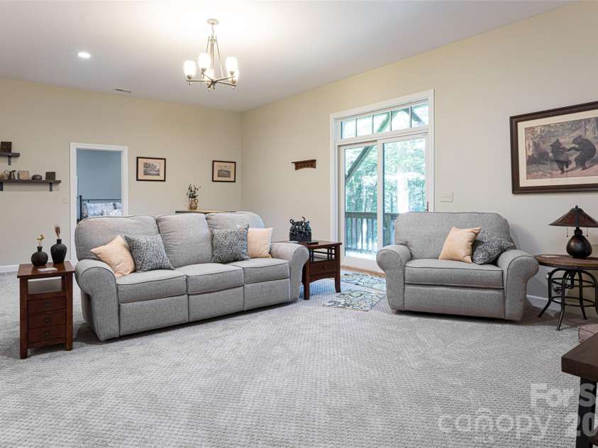 55 Highland Drive, Black Mountain, NC 28711.  MLS# CAR4266390, YatesRealty ID 16491. 