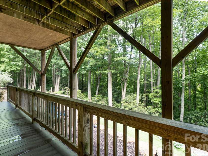 55 Highland Drive, Black Mountain, NC 28711.  MLS# CAR4266390, YatesRealty ID 16491. 