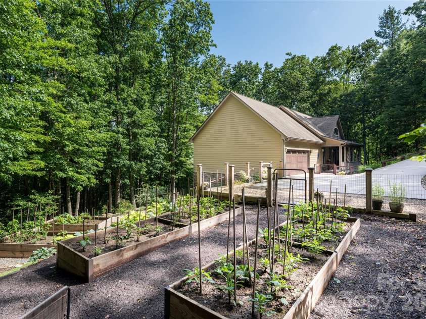 55 Highland Drive, Black Mountain, NC 28711.  MLS# CAR4266390, YatesRealty ID 16491. 