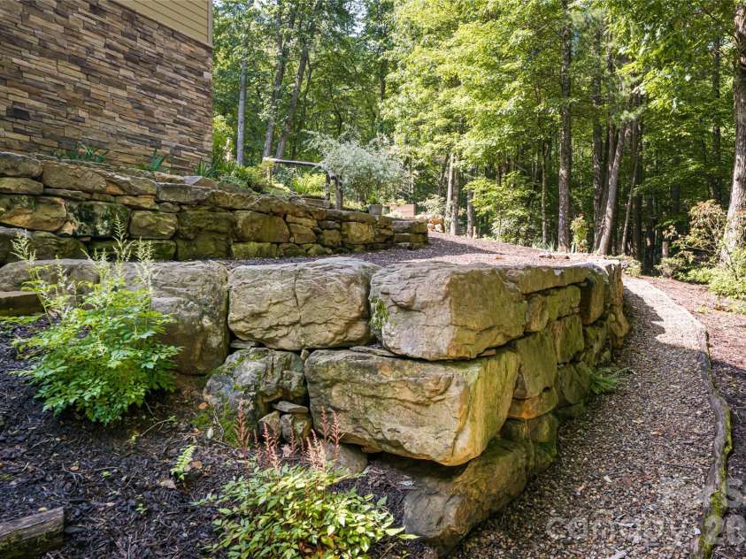 55 Highland Drive, Black Mountain, NC 28711.  MLS# CAR4266390, YatesRealty ID 16491. 