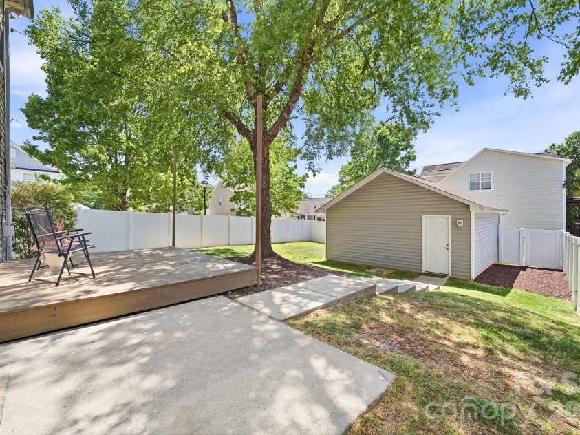 9248 Ducati Lane, Cornelius, NC 28031.  MLS# CAR4373198, YatesRealty ID 16492. 