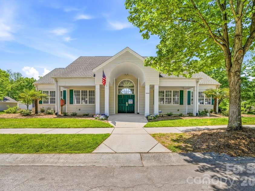9248 Ducati Lane, Cornelius, NC 28031.  MLS# CAR4373198, YatesRealty ID 16492. 