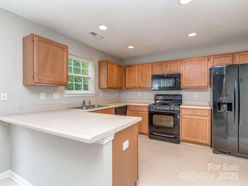 4208 Everest Drive, Gastonia, NC 28054.  MLS# CAR4258691, YatesRealty ID 16493. 