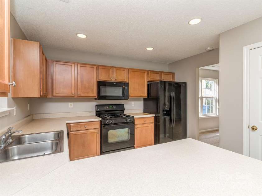 4208 Everest Drive, Gastonia, NC 28054.  MLS# CAR4258691, YatesRealty ID 16493. 