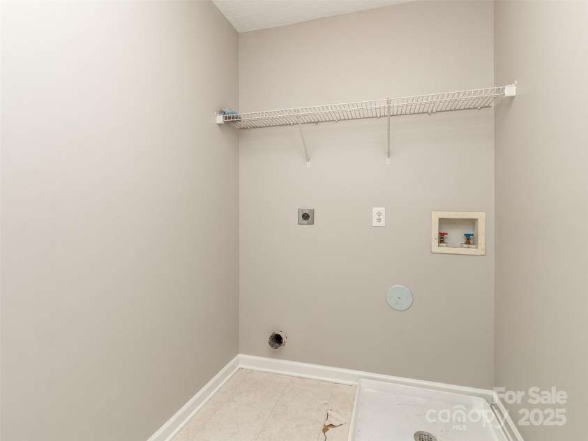4208 Everest Drive, Gastonia, NC 28054.  MLS# CAR4258691, YatesRealty ID 16493. 