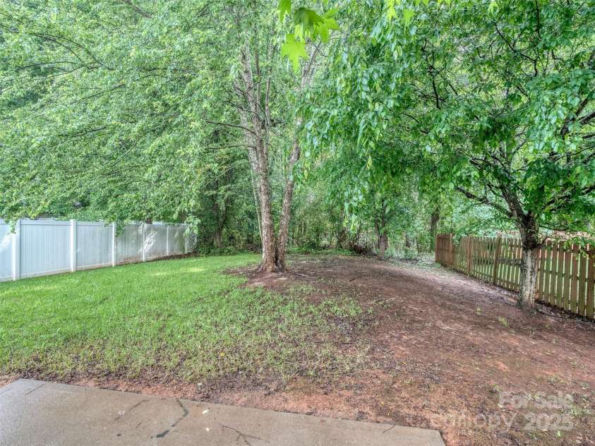 4208 Everest Drive, Gastonia, NC 28054.  MLS# CAR4258691, YatesRealty ID 16493. 