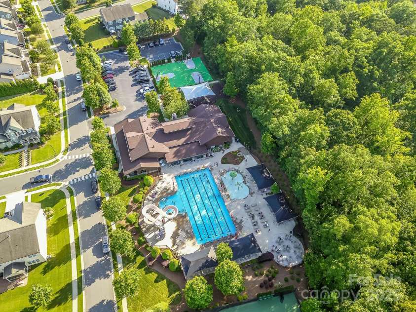 424 Cassia Court, Fort Mill, SC 29708.  MLS# CAR4262614, YatesRealty ID 16495. Clubhouse Pool, Tennis Courts, Gym, Basketball Courts, Playset