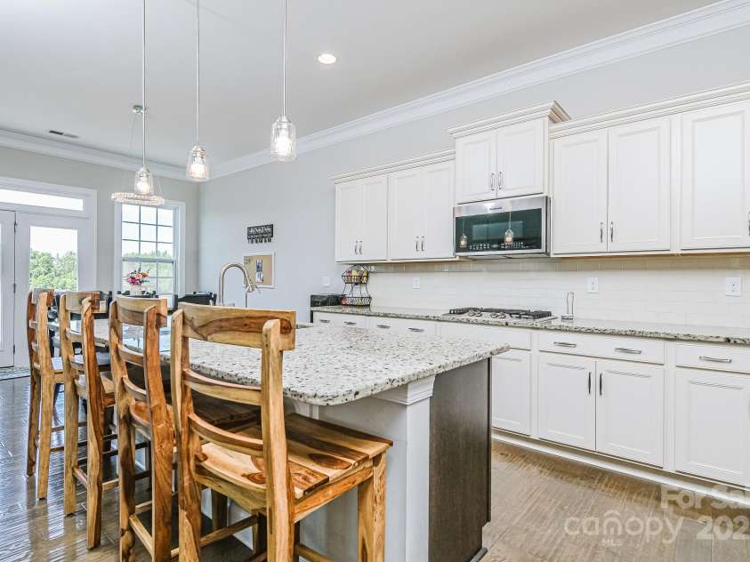 424 Cassia Court, Fort Mill, SC 29708.  MLS# CAR4262614, YatesRealty ID 16495. Kitchen