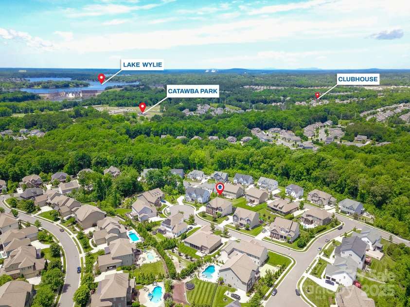424 Cassia Court, Fort Mill, SC 29708.  MLS# CAR4262614, YatesRealty ID 16495. Location To Clubhouse Park and Lake Wylie