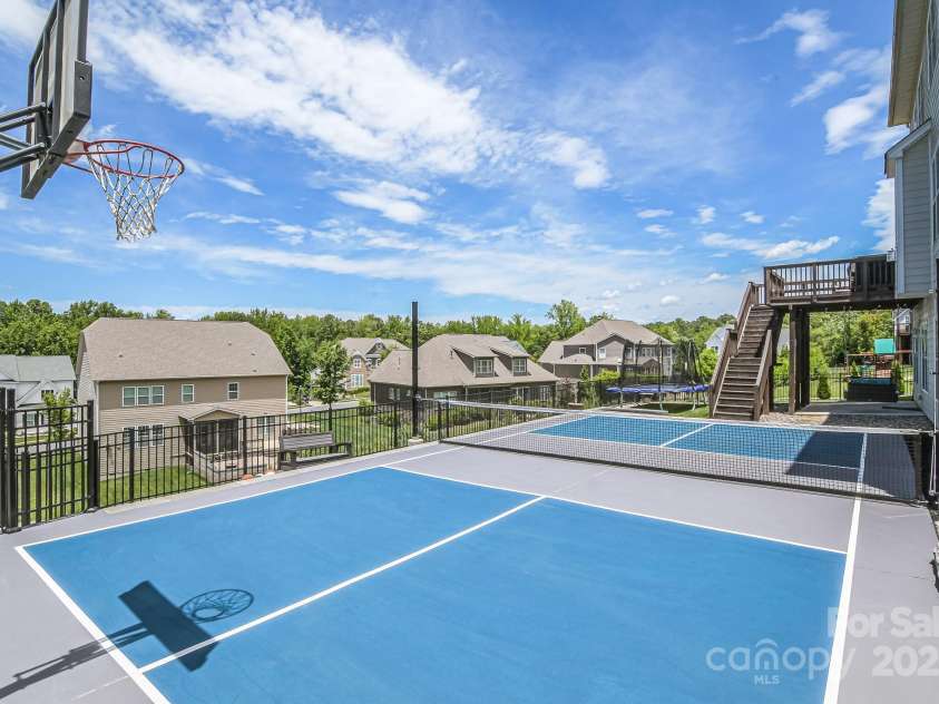424 Cassia Court, Fort Mill, SC 29708.  MLS# CAR4262614, YatesRealty ID 16495. Pickleball/Basketball Court