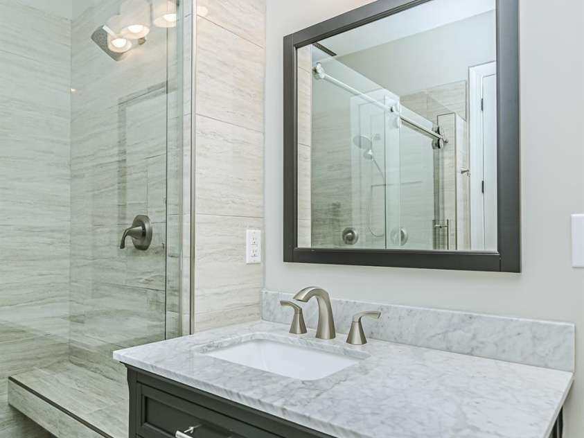 424 Cassia Court, Fort Mill, SC 29708.  MLS# CAR4262614, YatesRealty ID 16495. Primary Basement Bathroom