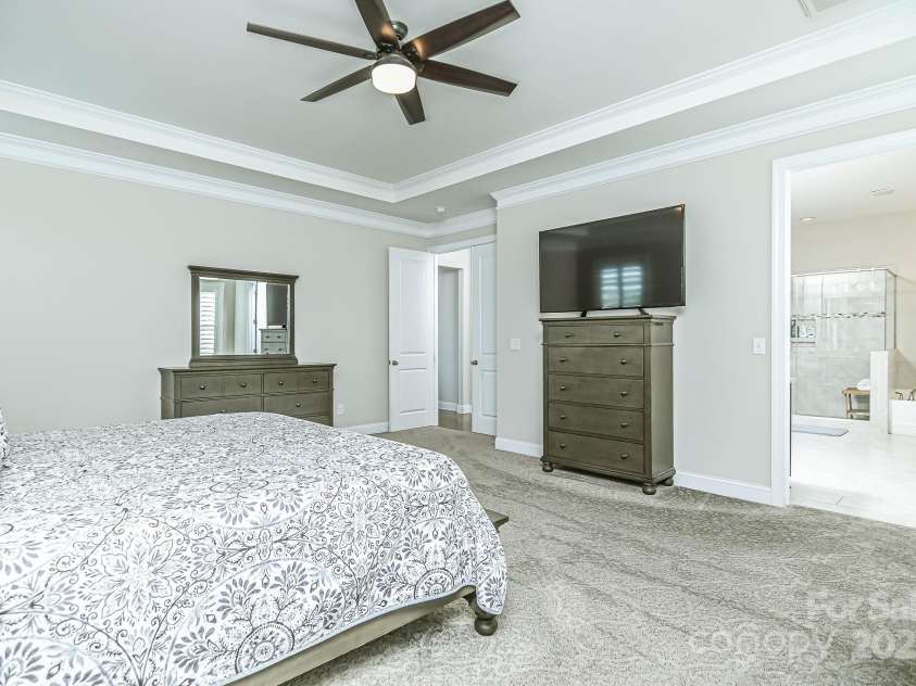 424 Cassia Court, Fort Mill, SC 29708.  MLS# CAR4262614, YatesRealty ID 16495. Primary Main Floor