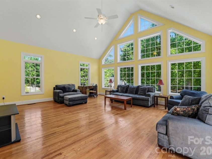 6301 Hawk Nest Drive, Concord, NC 28027.  MLS# CAR4374191, YatesRealty ID 16495. Bonus Room with vaulted ceiling and a wall of windows