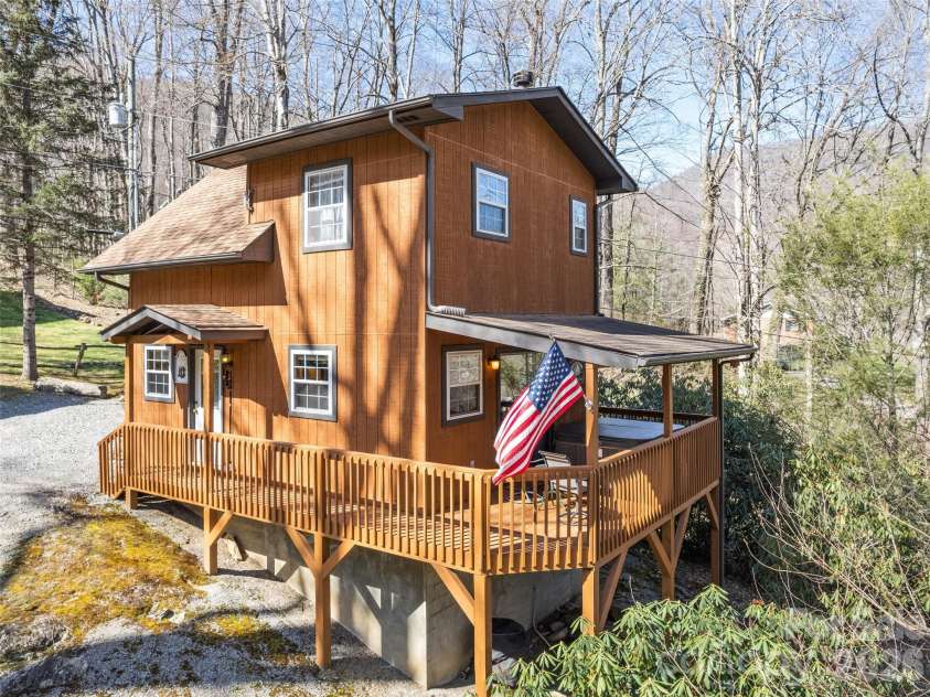 26 Stump Lane, Maggie Valley, NC 28751.  MLS# CAR4362320, YatesRealty ID 16496. 