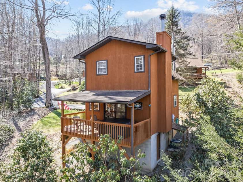 26 Stump Lane, Maggie Valley, NC 28751.  MLS# CAR4362320, YatesRealty ID 16496. 