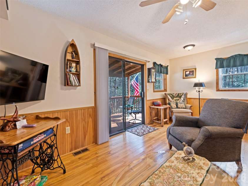 26 Stump Lane, Maggie Valley, NC 28751.  MLS# CAR4362320, YatesRealty ID 16496. 