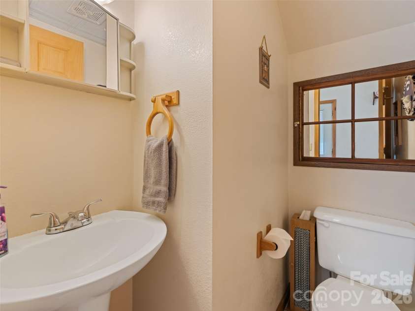 26 Stump Lane, Maggie Valley, NC 28751.  MLS# CAR4362320, YatesRealty ID 16496. 