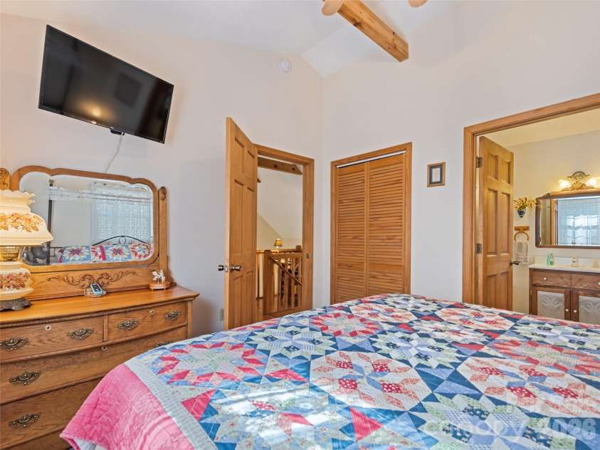 26 Stump Lane, Maggie Valley, NC 28751.  MLS# CAR4362320, YatesRealty ID 16496. 