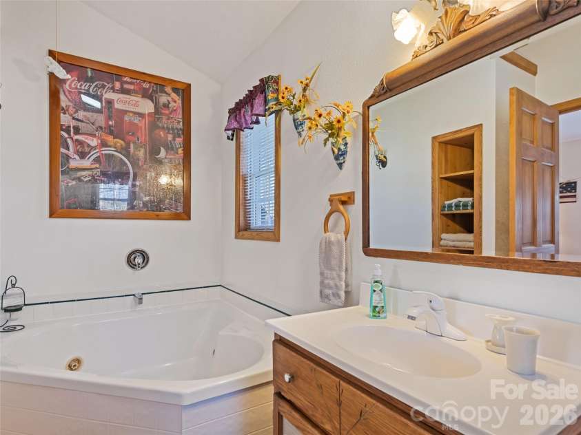 26 Stump Lane, Maggie Valley, NC 28751.  MLS# CAR4362320, YatesRealty ID 16496. 