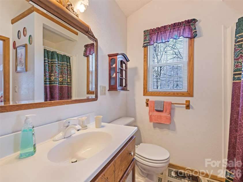 26 Stump Lane, Maggie Valley, NC 28751.  MLS# CAR4362320, YatesRealty ID 16496. 