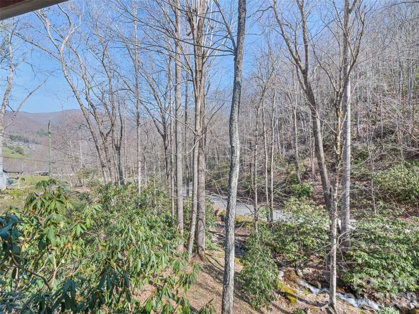 26 Stump Lane, Maggie Valley, NC 28751.  MLS# CAR4362320, YatesRealty ID 16496. 