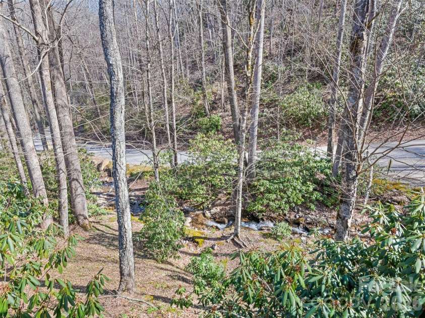 26 Stump Lane, Maggie Valley, NC 28751.  MLS# CAR4362320, YatesRealty ID 16496. 