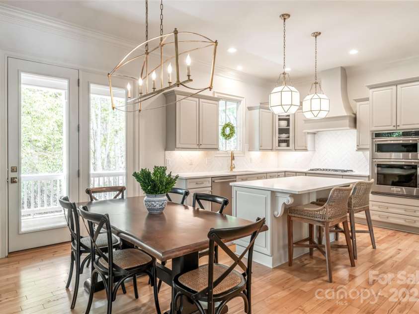 20 East Owl Creek Lane, Fairview, NC 28730.  MLS# CAR4258624, YatesRealty ID 16497. 