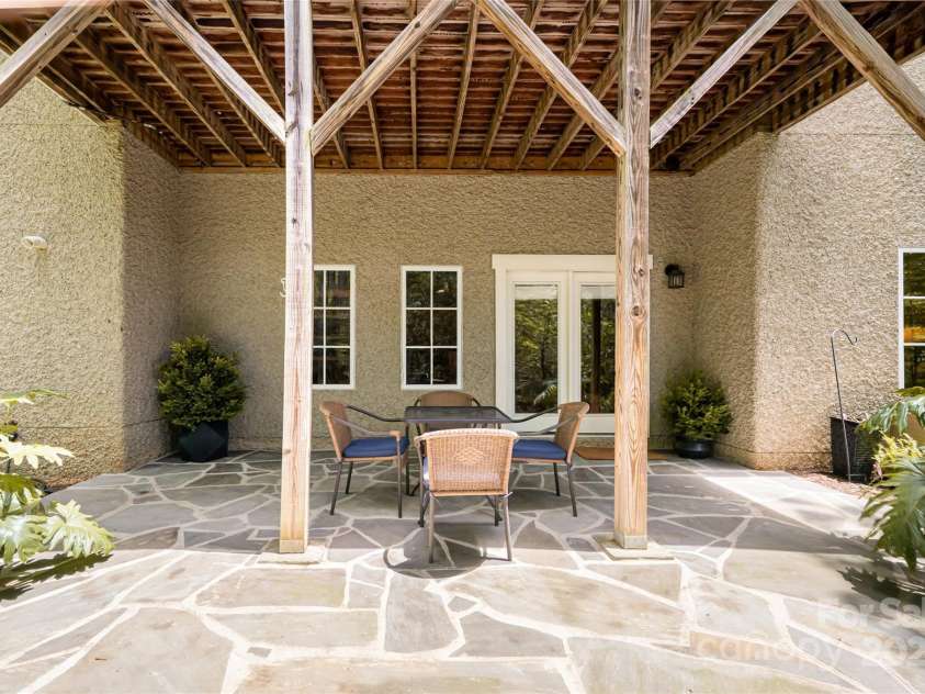 20 East Owl Creek Lane, Fairview, NC 28730.  MLS# CAR4258624, YatesRealty ID 16497. 