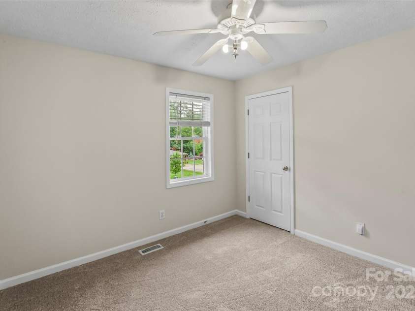 205 Davis Drive, Morganton, NC 28655.  MLS# CAR4261500, YatesRealty ID 16498. 