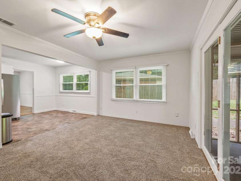 4533 Gainesborough Road, Charlotte, NC 28205.  MLS# CAR4265484, YatesRealty ID 16499. 